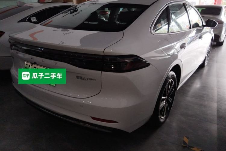 Used Geely Galaxy A7 2025 Model EM-i 70km Luxury Edition Rear Right 45 Deg