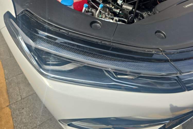 Used Geely Galaxy A7 2025 Model EM-i 150km Starship Edition Right Front Headlight