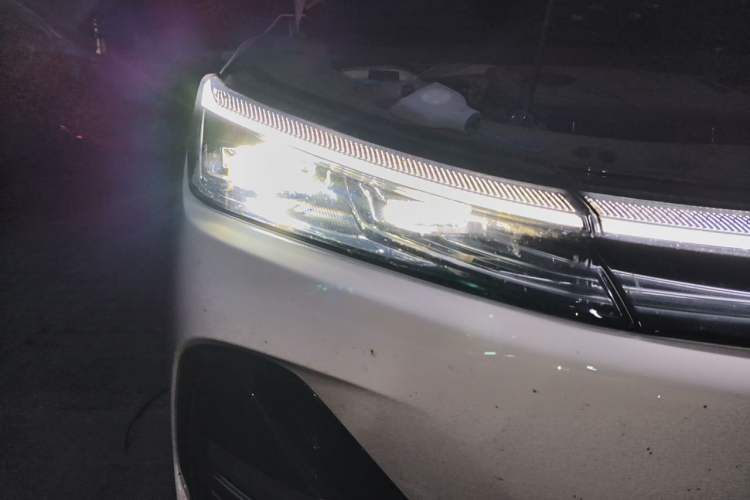 Used Geely Galaxy A7 2025 Model EM-i 150km Long-Distance Edition Right Front Headlight