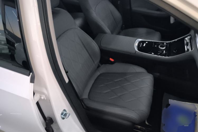 Used Geely Galaxy A7 2025 Model EM-i 70km Luxury Edition Right Front Seat