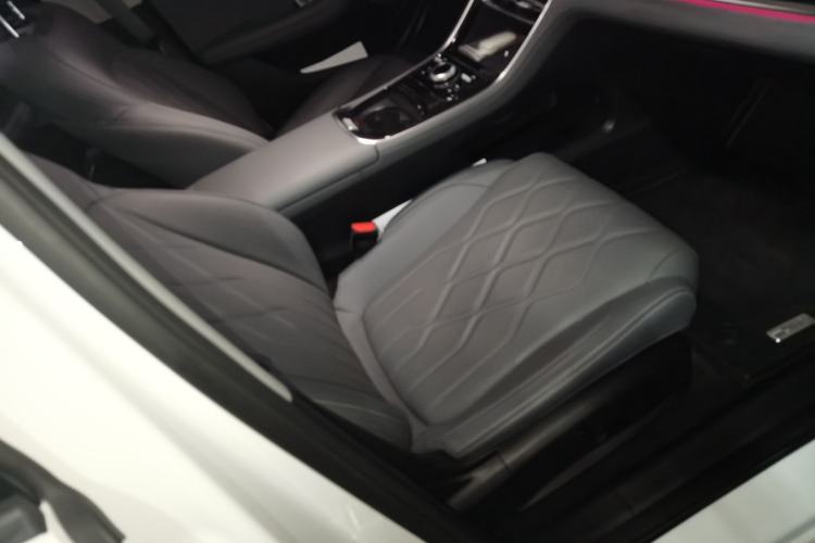 Used Geely Galaxy A7 2025 Model EM-i 150km Starship Edition Right Front Seat