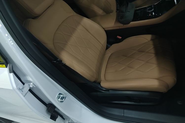 Used Geely Galaxy A7 2025 Model EM-i 150km Exploration+ Edition Right Front Seat