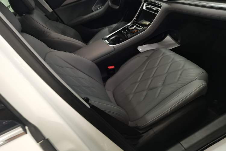 Used Geely Galaxy A7 2025 Model EM-i 150km Long-Distance Edition Right Front Seat