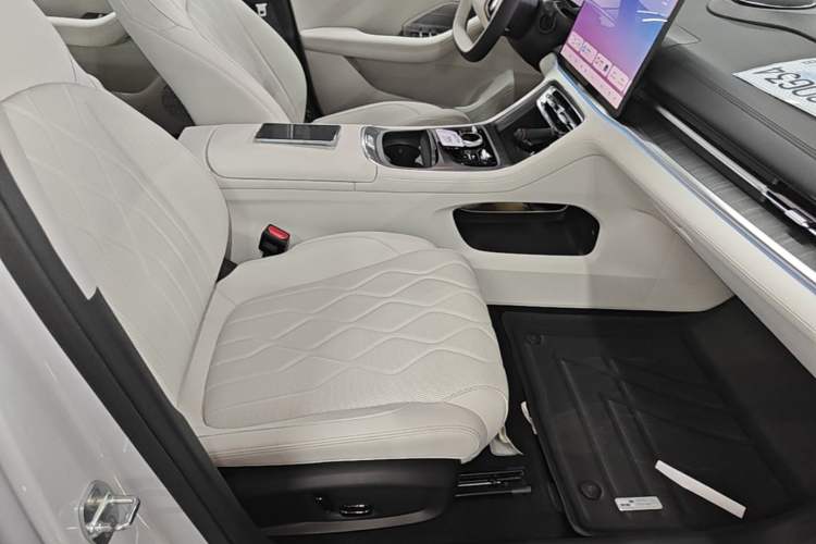 Used Geely Galaxy A7 2025 Model EM-i 150km Starship Edition Right Front Seat