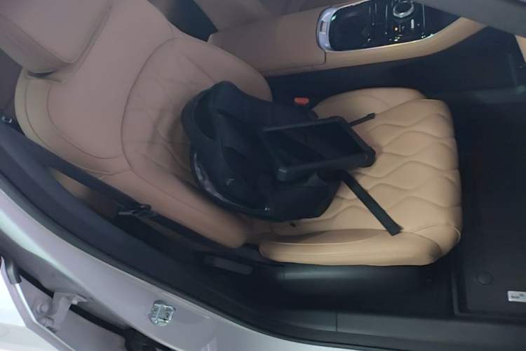 Used Geely Galaxy A7 2025 Model EM-i 70km Launch Edition Right Front Seat