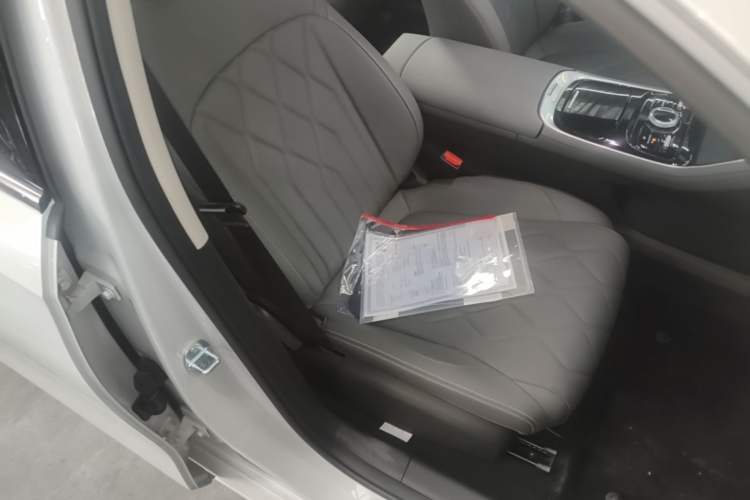 Used Geely Galaxy A7 2025 Model EM-i 150km Prestige Edition Right Front Seat