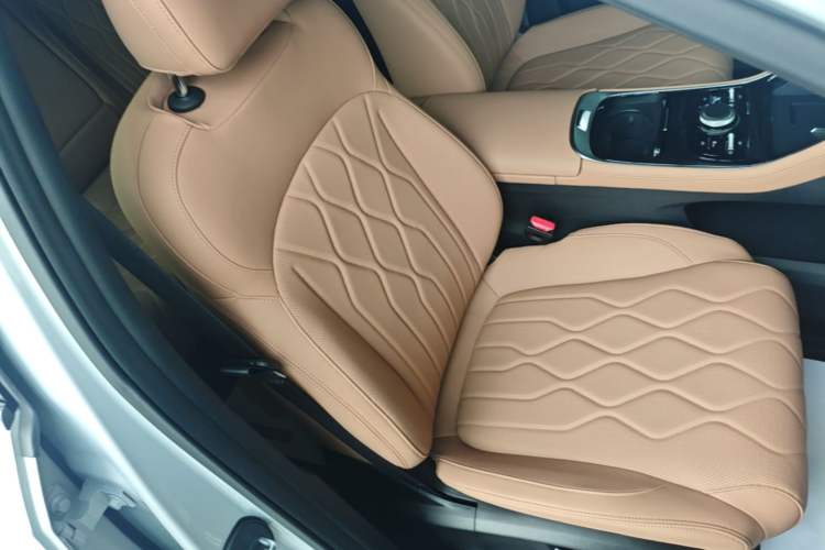 Used Geely Galaxy A7 2025 Model EM-i 150km Starship Edition Right Front Seat