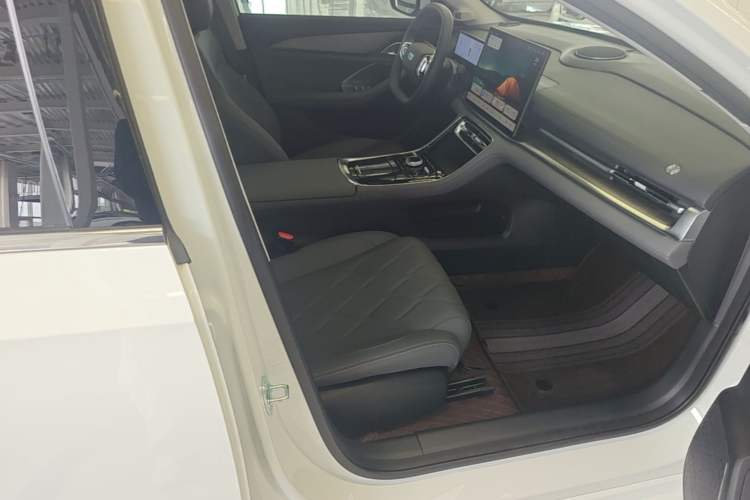 Used Geely Galaxy A7 2025 Model EM-i 150km Long-Distance Edition Right Front Seat