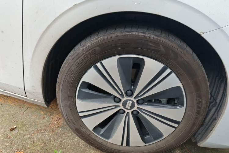 Used Geely Galaxy A7 2025 Model EM-i 150km Exploration+ Edition Right Front Wheel Hub
