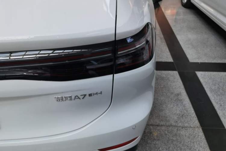 Used Geely Galaxy A7 2025 Model EM-i 150km Starship Edition Right Rear Taillight