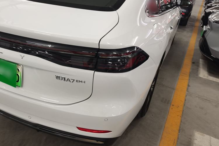 Used Geely Galaxy A7 2025 Model EM-i 150km Long-Distance Edition Right Rear Taillight