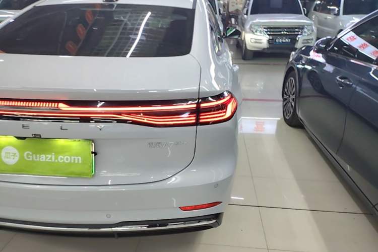 Used Geely Galaxy A7 2025 Model EM-i 70km Launch Edition Right Rear Taillight