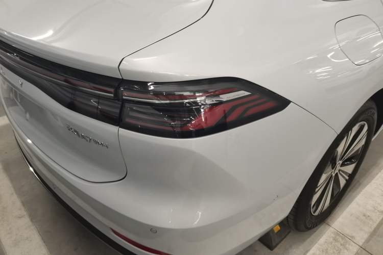 Used Geely Galaxy A7 2025 Model EM-i 150km Exploration+ Edition Right Rear Taillight