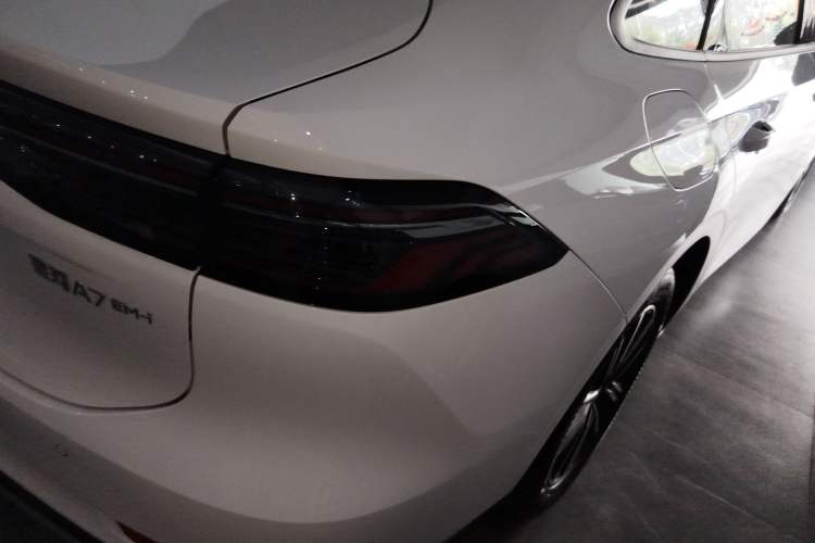 Used Geely Galaxy A7 2025 Model EM-i 70km Luxury Edition Right Rear Taillight