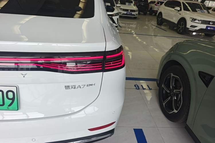 Used Geely Galaxy A7 2025 Model EM-i 150km Long-Distance Edition Right Rear Taillight