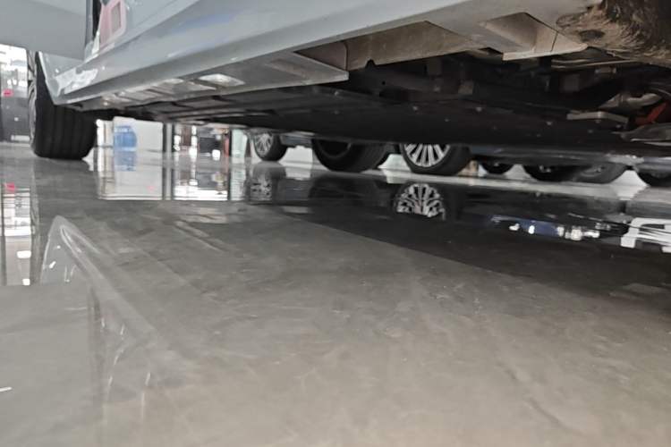 Used Geely Galaxy A7 2025 Model EM-i 150km Starship Edition Right Side Sill