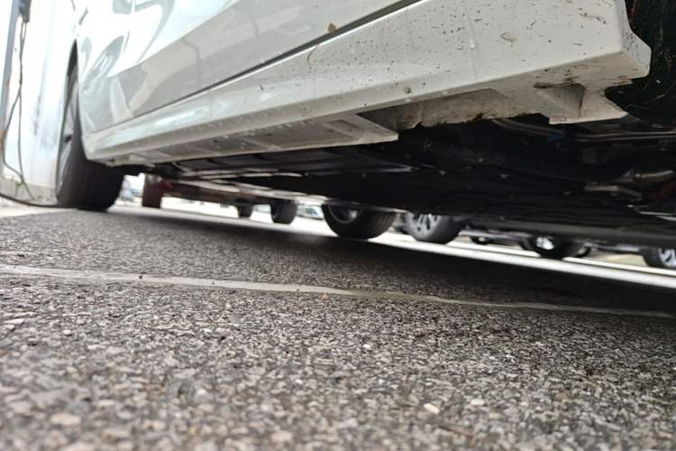 Used Geely Galaxy A7 2025 Model EM-i 150km Long-Distance Edition Right Side Sill
