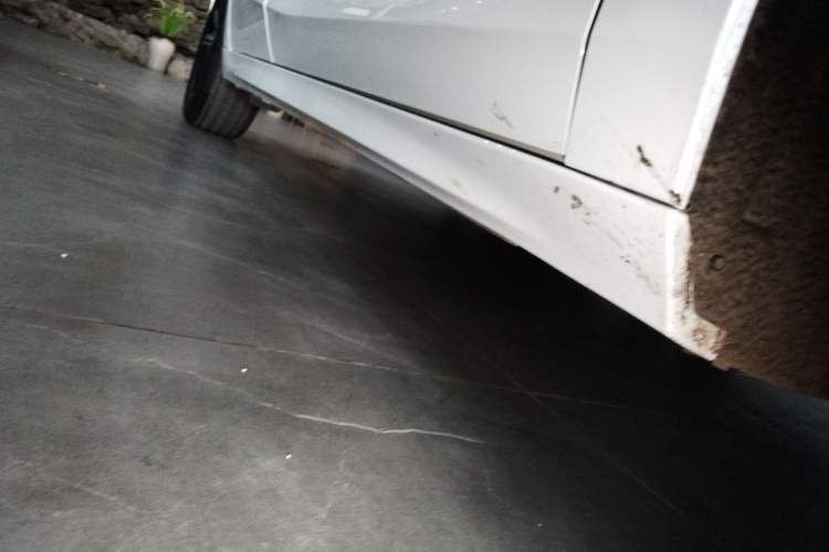 Used Geely Galaxy A7 2025 Model EM-i 70km Luxury Edition Right Side Sill