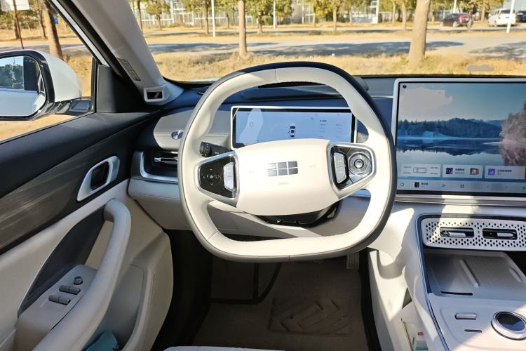 Used Geely Galaxy A7 2025 Model EM-i 150km Starship Edition Steering Wheel