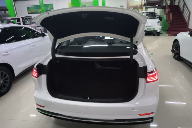 Used Geely Galaxy A7 2025 Model EM-i 70km Luxury Edition Trunk