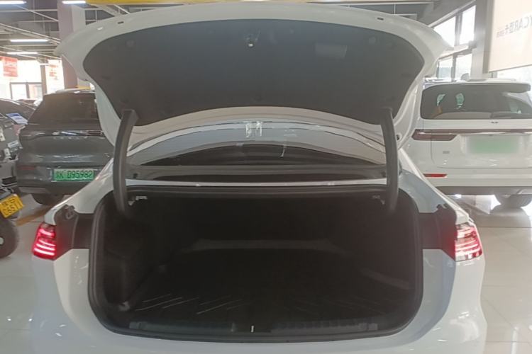 Used Geely Galaxy A7 2025 Model EM-i 150km Starship Edition Trunk