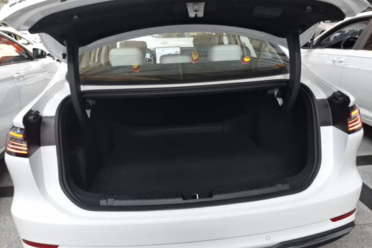 Used Geely Galaxy A7 2025 Model EM-i 150km Starship Edition Trunk