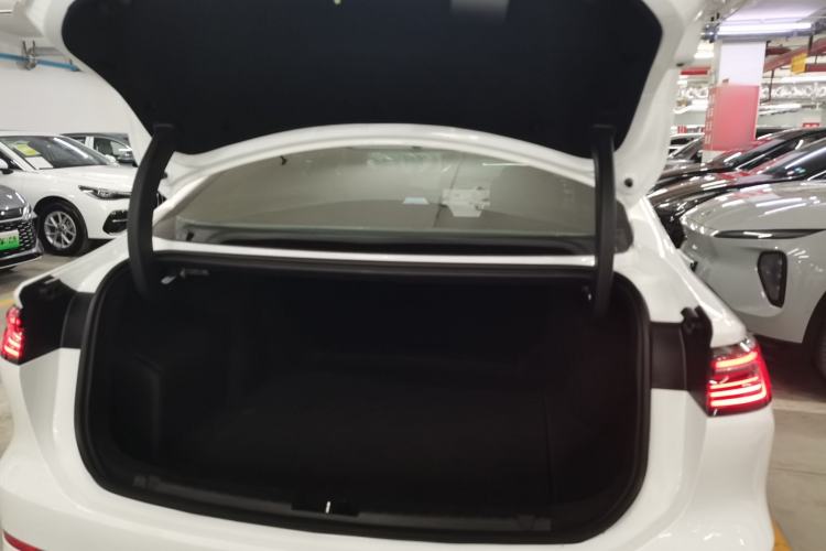 Used Geely Galaxy A7 2025 Model EM-i 150km Long-Distance Edition Trunk