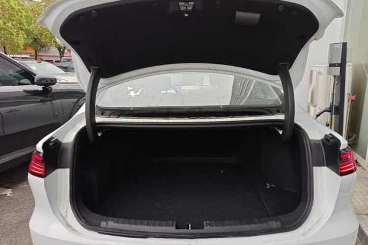 Used Geely Galaxy A7 2025 Model EM-i 150km Long-Distance Edition Trunk
