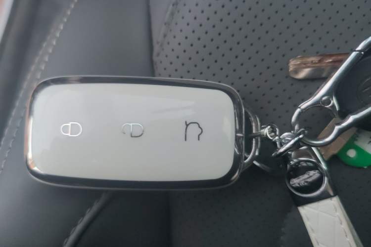 Used Geely Galaxy A7 2025 Model EM-i 70km Luxury Edition Vehicle Key