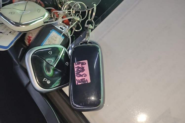 Used Geely Galaxy A7 2025 Model EM-i 70km Launch Edition Vehicle Key