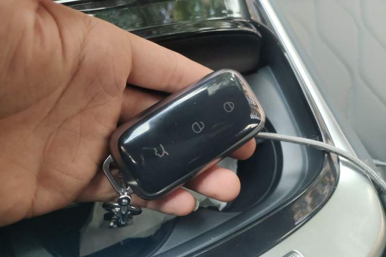 Used Geely Galaxy A7 2025 Model EM-i 70km Exploration Edition Vehicle Key