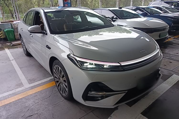 Used Geely Galaxy A7 2026 Model EM-i 235 km Starship Edition Front Right 45 Deg