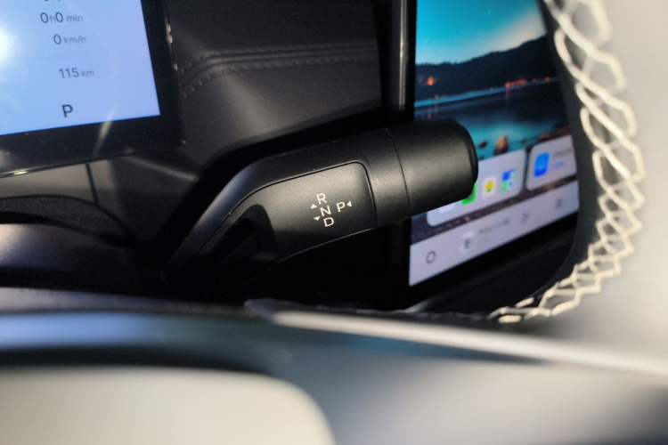 Used Geely Galaxy A7 2026 Model EM-i 235 km Starship Edition Gear Lever
