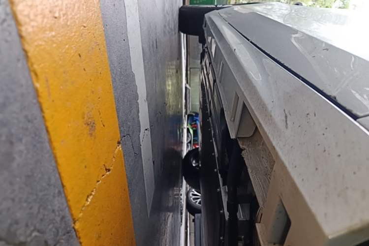 Used Geely Galaxy A7 2026 Model EM-i 235 km Starship Edition Right Side Sill