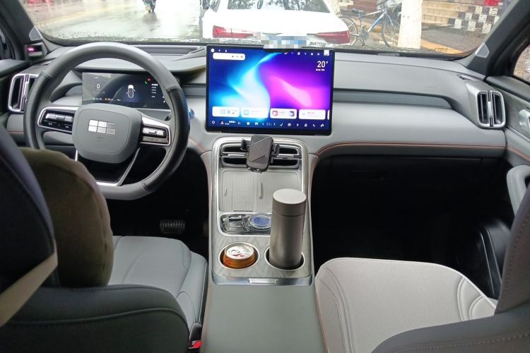 Used Geely Galaxy M7 2026 Model Yuanyoujia 225km Exploration+ Edition Center Console