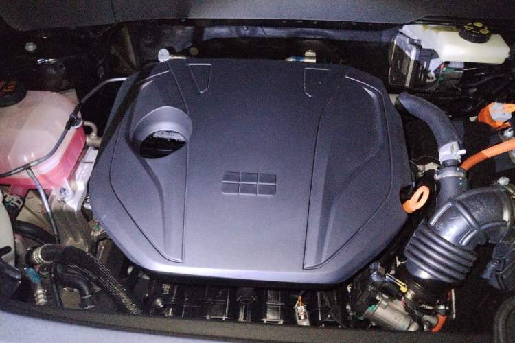 Used Geely Galaxy M7 2026 Model Yuanyoujia 225km Exploration+ Edition Engine Bay