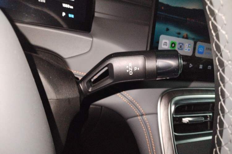 Used Geely Galaxy M7 2026 Model Yuanyoujia 225km Exploration+ Edition Gear Lever