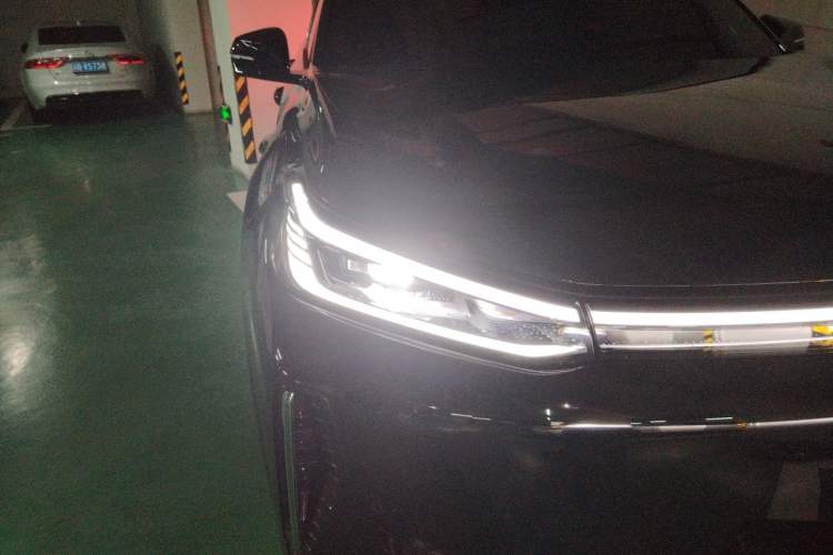 Used Geely Galaxy M7 2026 Model Yuanyoujia 225km Exploration+ Edition Right Front Headlight