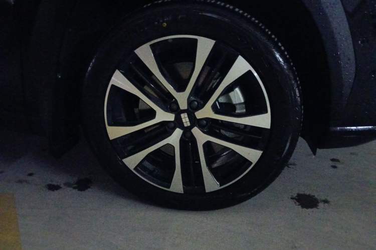 Used Geely Galaxy M7 2026 Model Yuanyoujia 225km Exploration+ Edition Right Front Wheel Hub