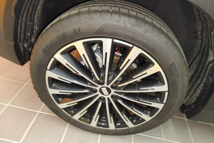 Used Geely Galaxy M7 2026 Model Yuanyoujia 225km Starship Edition Right Rear Wheel Hub