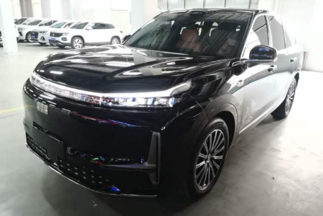 Used Geely Galaxy M9 2025 Model 210km Four-Wheel-Drive Leading Edition