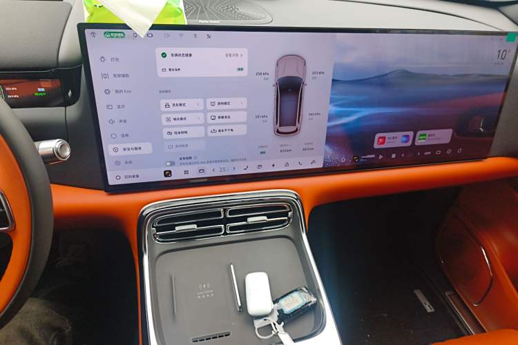 Used Geely Galaxy M9 2025 Model 230km Two-Wheel-Drive Exploration Edition Audio And AC Panel