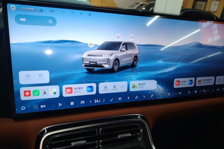 Used Geely Galaxy M9 2025 Model 210km Four-Wheel-Drive Leading Edition Audio And AC Panel