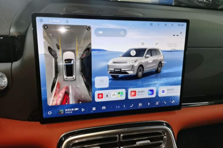 Used Geely Galaxy M9 2025 Model 100km Two-Wheel-Drive Smart Navigation Edition Audio And AC Panel
