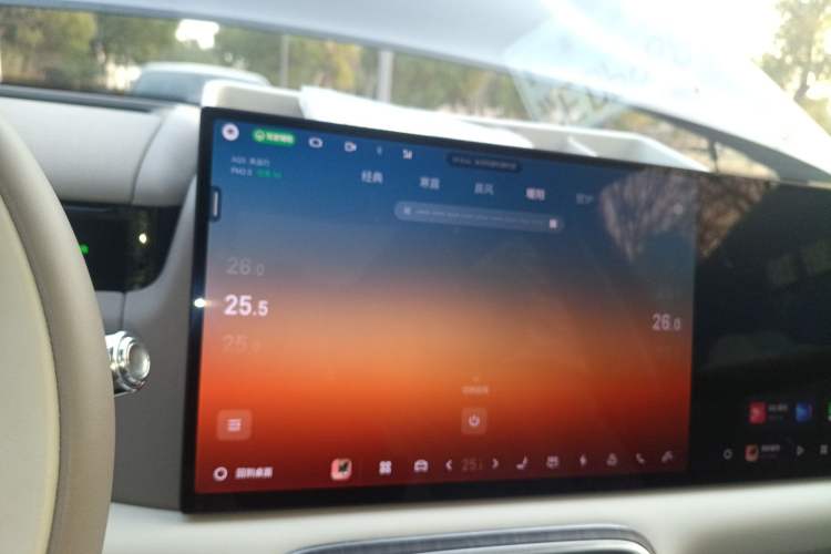 Used Geely Galaxy M9 2025 Model 230km Two-Wheel-Drive Exploration Edition Audio And AC Panel