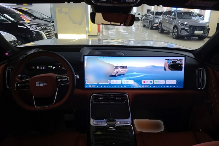 Used Geely Galaxy M9 2025 Model 210km Four-Wheel-Drive Leading Edition Center Console