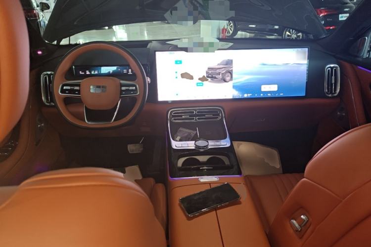 Used Geely Galaxy M9 2025 Model 210km Four-Wheel-Drive Leading Edition Center Console