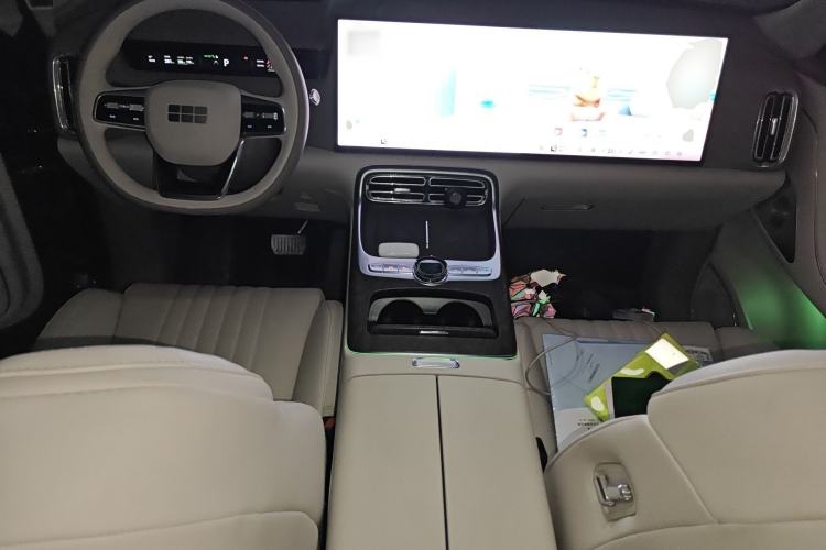 Used Geely Galaxy M9 2025 Model 210km Four-Wheel-Drive Leading Edition Center Console