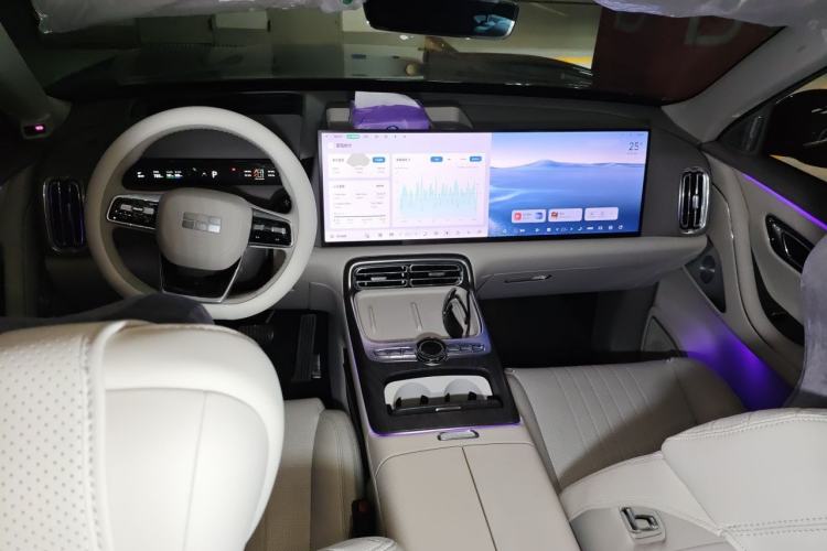 Used Geely Galaxy M9 2025 Model 210km Four-Wheel-Drive Leading Edition Center Console
