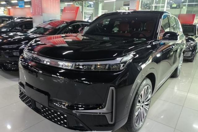 Used Geely Galaxy M9 2025 Model 210km Four-Wheel-Drive Leading Edition